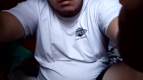 Snapshot of lazyebone chatting on May 17, 9:33 pm lazyebone online show from May 17, 9:33 pm