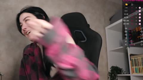 Snapshot of lazynut chatting on December 7, 4:20 am Lisa online show from December 7, 4:20 am