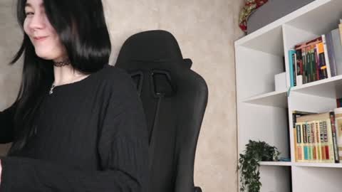 Snapshot of lazynut chatting on December 31, 5:22 am Lisa online show from December 31, 5:22 am