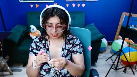 Snapshot of lcherryblossoml chatting on October 10, 2:32 am lcherryblossoml online show from October 10, 2:32 am