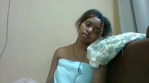 Snapshot of lea96546 chatting on November 5, 6:24 am lea96546 online show from November 5, 6:24 am