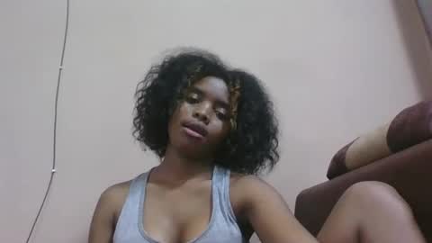 Snapshot of lea96546 chatting on December 2, 6:30 am lea96546 online show from December 2, 6:30 am