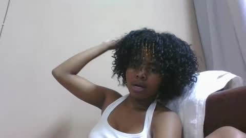 Snapshot of lea96546 chatting on December 5, 6:15 pm lea96546 online show from December 5, 6:15 pm