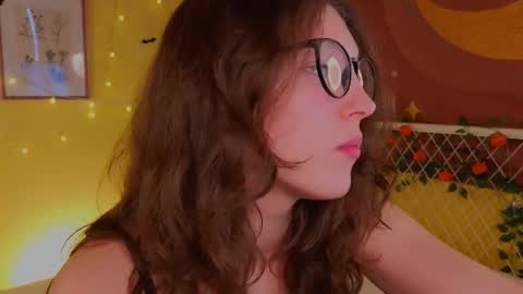 Snapshot of lea_belle_ chatting on October 26, 4:24 pm Lea online show from October 26, 4:24 pm