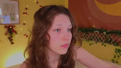 Snapshot of lea_belle_ chatting on January 5, 6:55 pm Lea online show from January 5, 6:55 pm