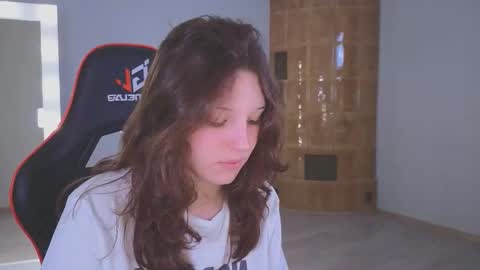 Snapshot of lea_belle_ chatting on February 5, 4:22 pm Lea online show from February 5, 4:22 pm