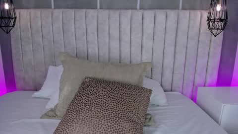    online show from February 7, 6:33 pm