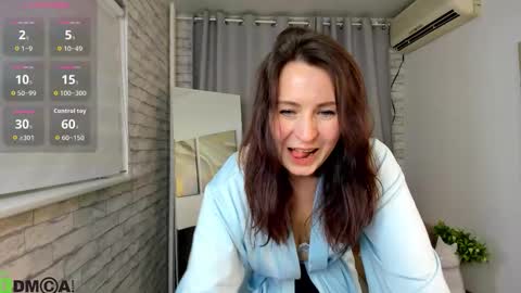 Snapshot of lea_shadom chatting on December 2, 1:00 am Lea online show from December 2, 1:00 am