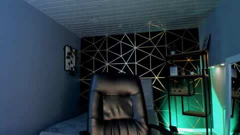 Snapshot of lea_velle chatting on October 23, 4:23 am Lea Velle online show from October 23, 4:23 am