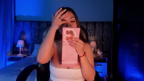 Snapshot of lea_velle chatting on November 25, 4:34 am Lea Velle online show from November 25, 4:34 am