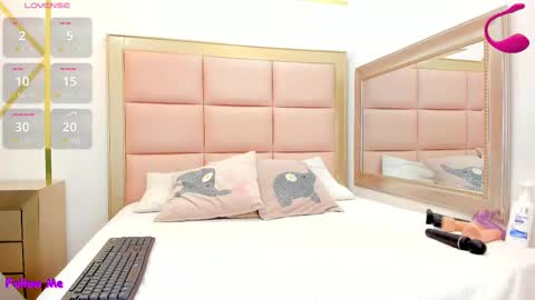 Snapshot of lea_wilson chatting on February 26, 9:48 pm Lea online show from February 26, 9:48 pm