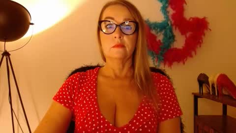 LEA online show from October 27, 3:16 pm