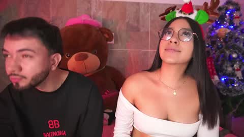 Snapshot of league_of_lovers2 chatting on December 22, 12:17 am Vero Andy and Caius online show from December 22, 12:17 am