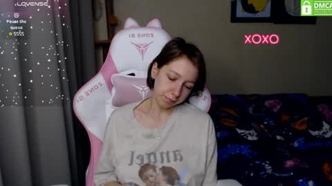 Snapshot of leah__gotty chatting on December 5, 2:22 pm Leah Gotty online show from December 5, 2:22 pm