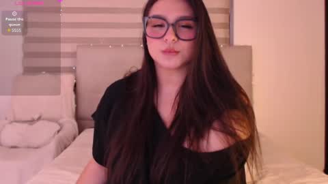 Snapshot of leah_bunny chatting on June 13, 6:33 am Leah online show from June 13, 6:33 am