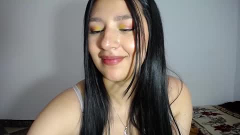 Snapshot of leah_cyrus chatting on December 21, 7:03 am leah_cyrus online show from December 21, 7:03 am