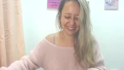 Snapshot of leah_susman chatting on March 11, 4:54 am leah_susman online show from March 11, 4:54 am