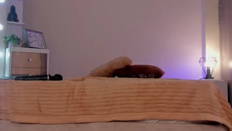 Snapshot of leahaltomm chatting on March 9, 9:36 pm leahaltomm online show from March 9, 9:36 pm