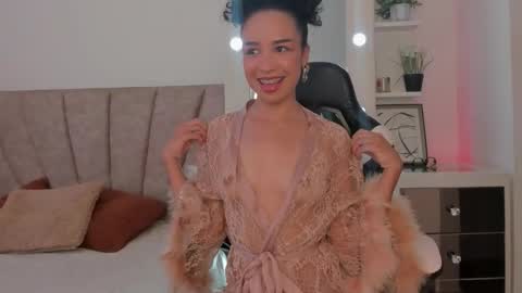 Snapshot of leahaltomm chatting on October 16, 7:59 pm leahaltomm online show from October 16, 7:59 pm