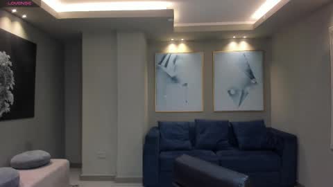 leahnovac online show from September 10, 11:10 am