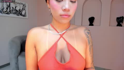 leahnovac online show from October 31, 11:11 am