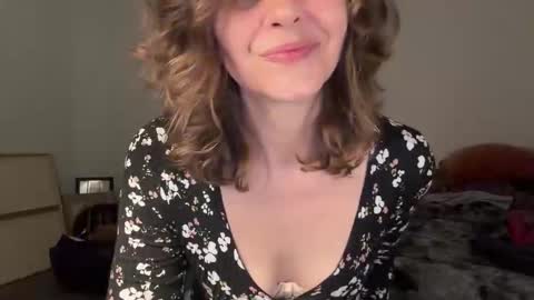 Leah Sparkles online show from April 22, 3:02 pm