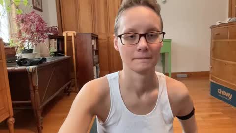 Snapshot of leahwilde chatting on February 13, 4:39 pm Lee online show from February 13, 4:39 pm