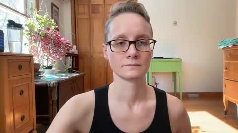 Snapshot of leahwilde chatting on March 2, 3:37 pm Lee online show from March 2, 3:37 pm