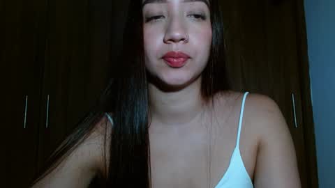 Snapshot of leanaalhub chatting on December 23, 3:18 am leanaalhub online show from December 23, 3:18 am