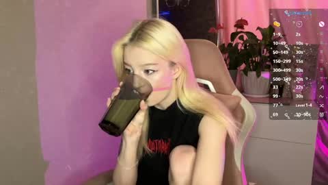 Snapshot of leanchika chatting on February 28, 12:09 pm Lean online show from February 28, 12:09 pm