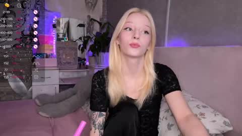 Snapshot of leanchika chatting on October 28, 8:18 am Lean online show from October 28, 8:18 am