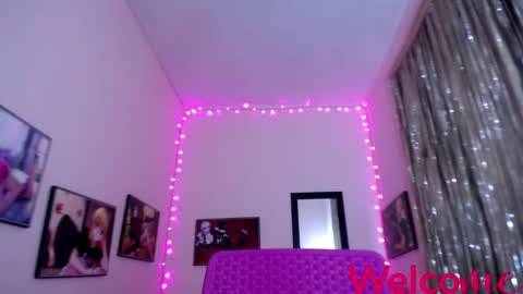 Snapshot of leandra_sex chatting on February 19, 3:27 pm Leandra online show from February 19, 3:27 pm