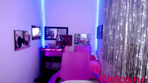 Snapshot of leandra_sex chatting on March 10, 3:52 pm Leandra online show from March 10, 3:52 pm