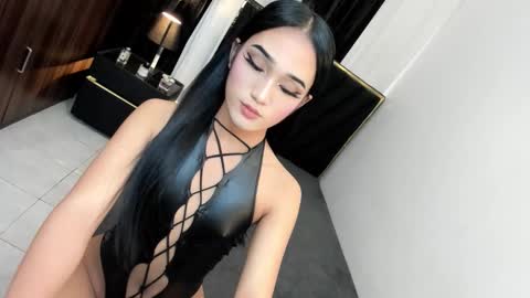 leannaloove online show from September 21, 6:42 pm