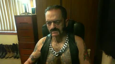 leathergreaser online show from December 18, 8:14 pm