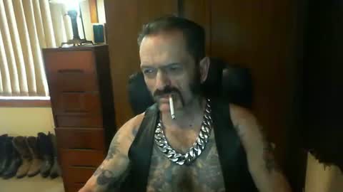 leathergreaser online show from December 21, 11:56 pm