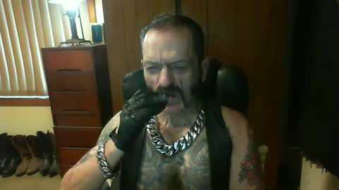 leathergreaser online show from December 22, 7:21 pm