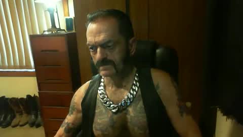 leathergreaser online show from December 23, 7:52 pm