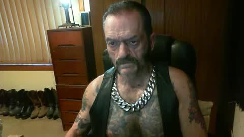 leathergreaser online show from January 1, 7:21 pm