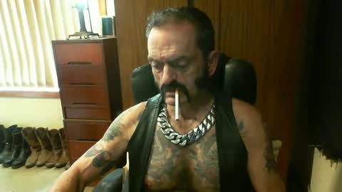leathergreaser online show from January 3, 3:16 am