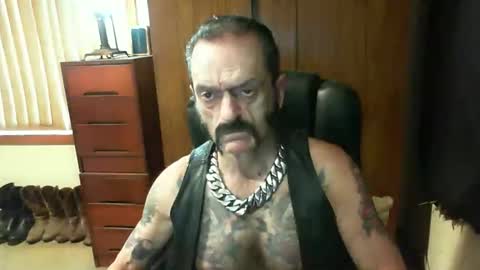 leathergreaser online show from January 7, 2:10 am