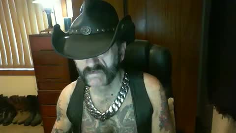 leathergreaser online show from September 14, 8:41 pm