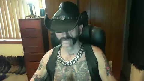 leathergreaser online show from October 16, 11:06 pm