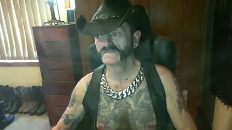 leathergreaser online show from October 24, 1:35 am