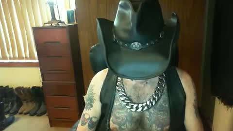 leathergreaser online show from October 25, 9:53 pm