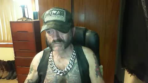 leathergreaser online show from February 2, 8:46 am