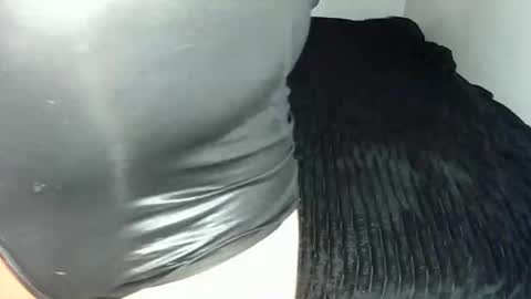 leatherman31 online show from November 9, 7:01 pm