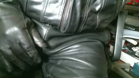 Leathermotocross online show from May 17, 2:24 pm