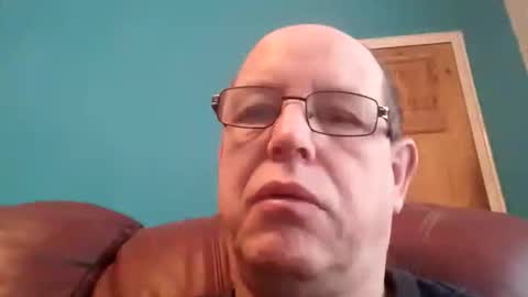 Snapshot of leatherpants68 chatting on November 24, 8:58 am leatherpants68 online show from November 24, 8:58 am