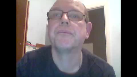 Snapshot of leatherpants68 chatting on November 27, 8:44 pm leatherpants68 online show from November 27, 8:44 pm